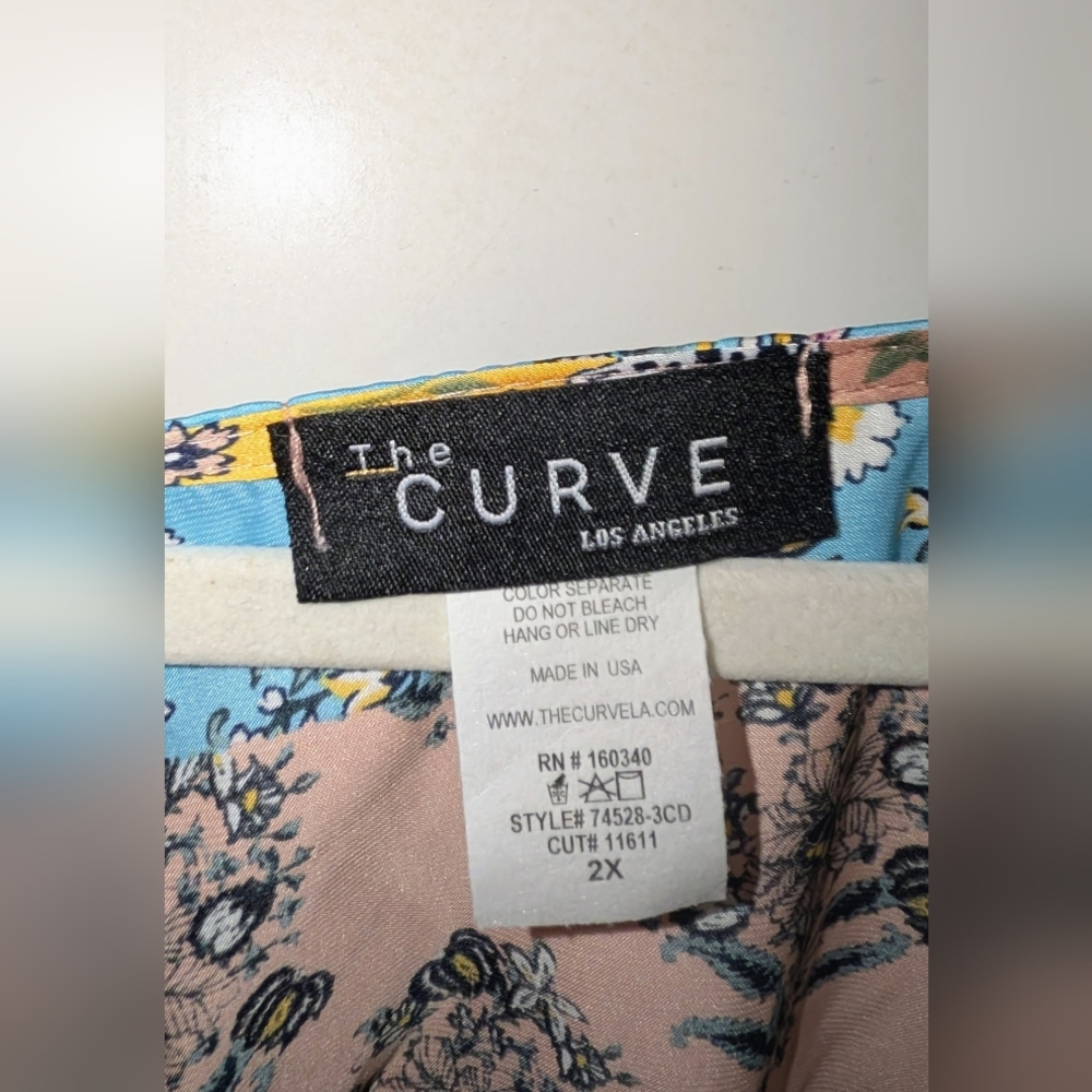 NWOT The Curve Los Angeles Satin Patchwork Floral Maxi Dress 2X - Picture 4 of 4